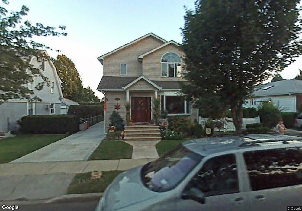 121 Dow Ave, Mineola, NY 11501 - photo 1