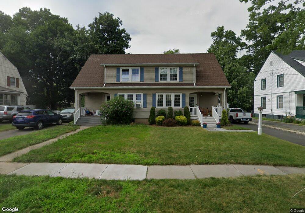 54 Washington Cir, West Hartford, CT 06119 - photo 1