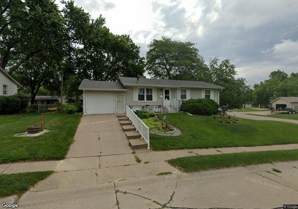 5007 Warren St, Davenport, IA 52806 - photo 1