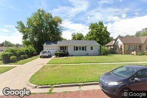 521 W 6th St, Larned, KS 67550