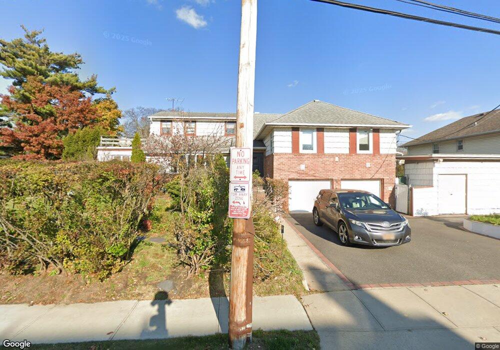 256 Club Dr, Woodmere, NY 11598 - photo 1