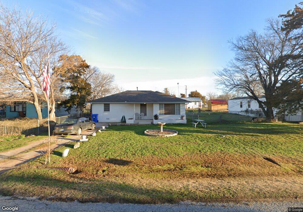 303 W E Ave, Cache, OK 73527 - photo 1