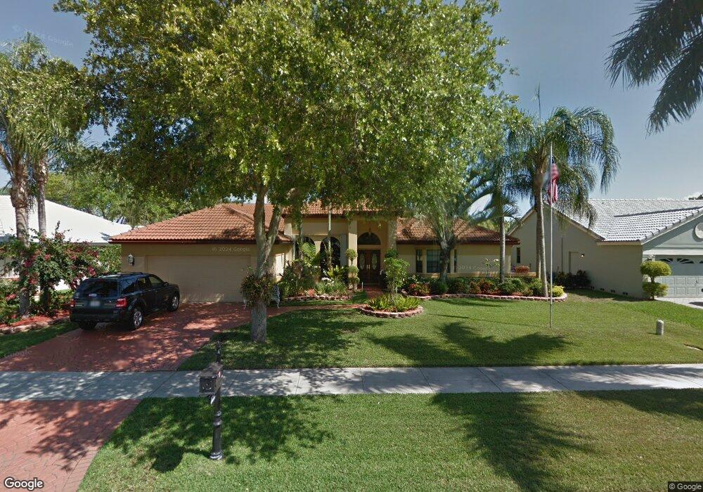 9626 Sycamore Ct, Davie, FL 33328 - photo 1