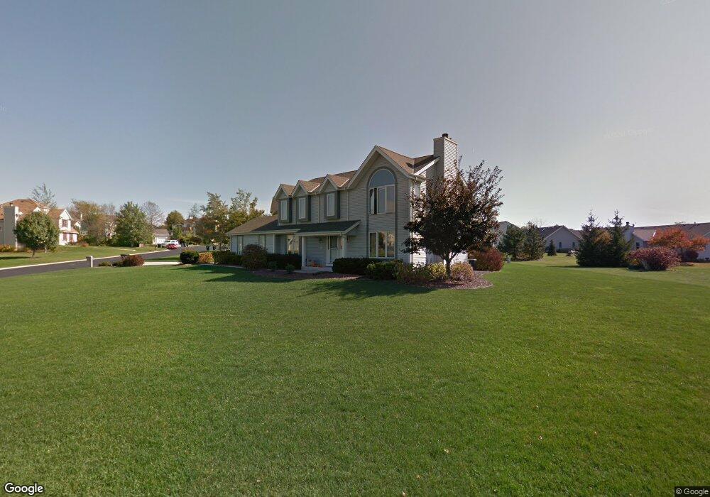 N65W13625 Cobblestone Ct, Menomonee Falls, WI 53051 - photo 1