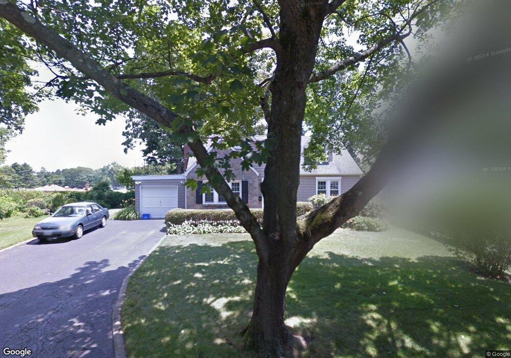 25 Plymouth Dr S, Glen Head, NY 11545 - photo 1