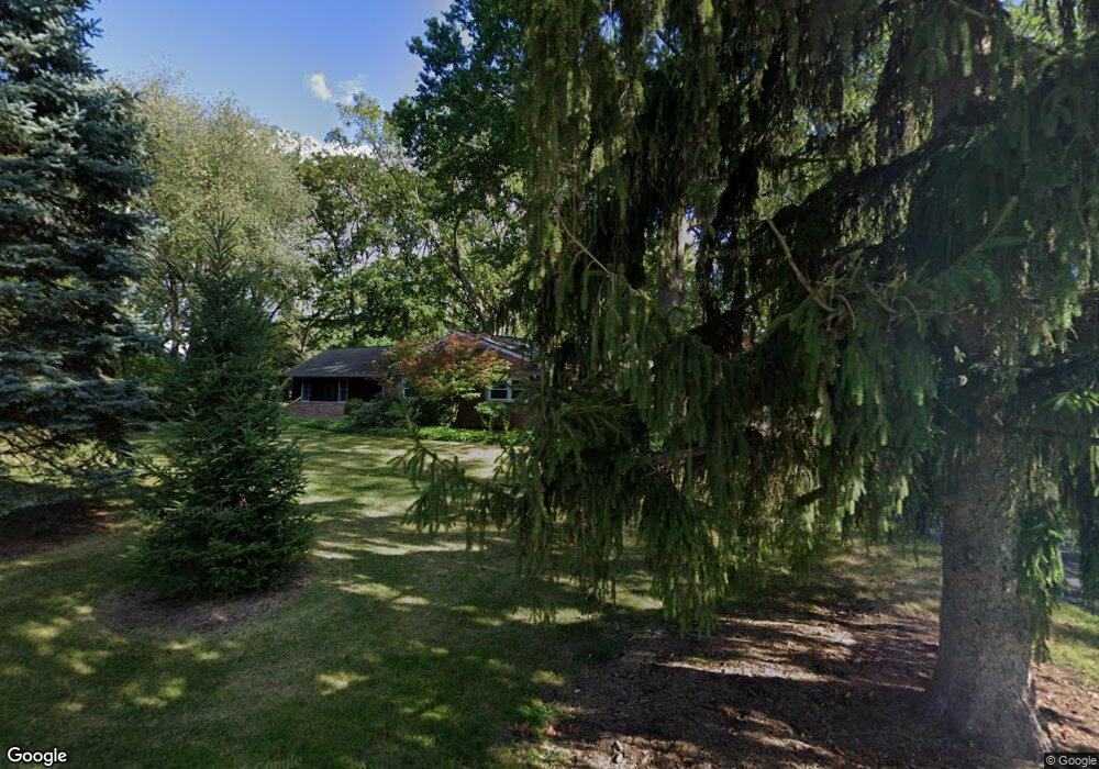 5671 Shadow Ln, Bloomfield Hills, MI 48302 - photo 1