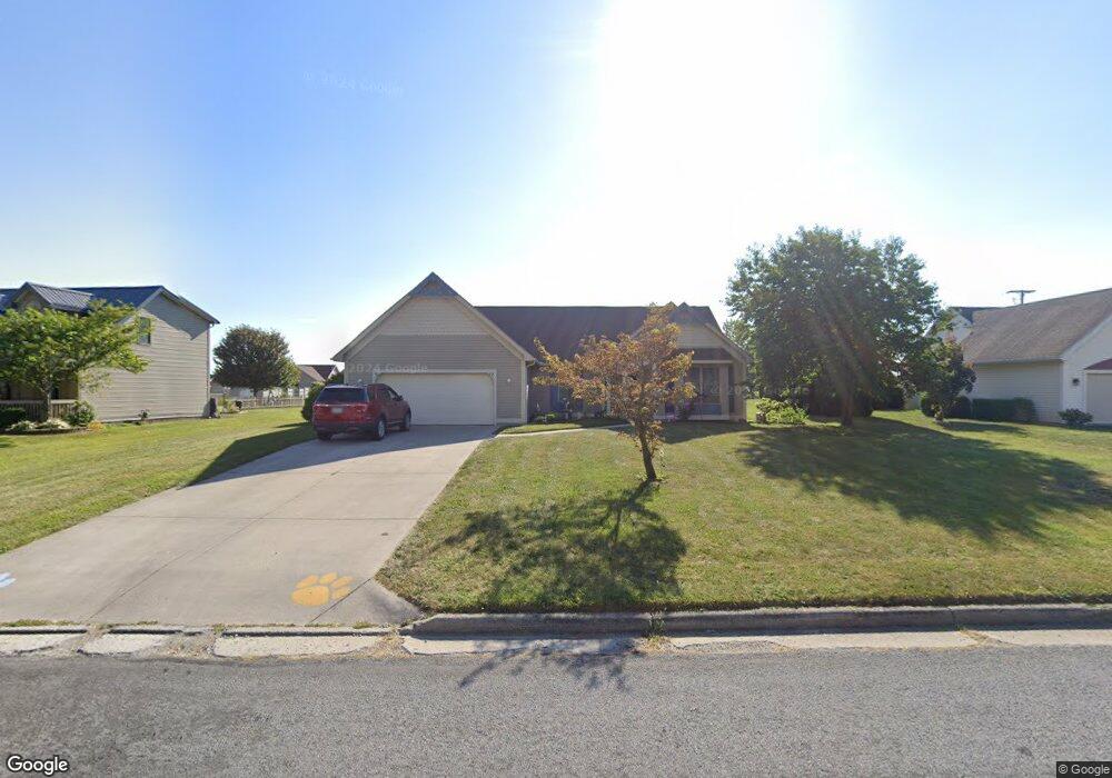 562 Hefner Dr, Lima, OH 45801 - photo 1