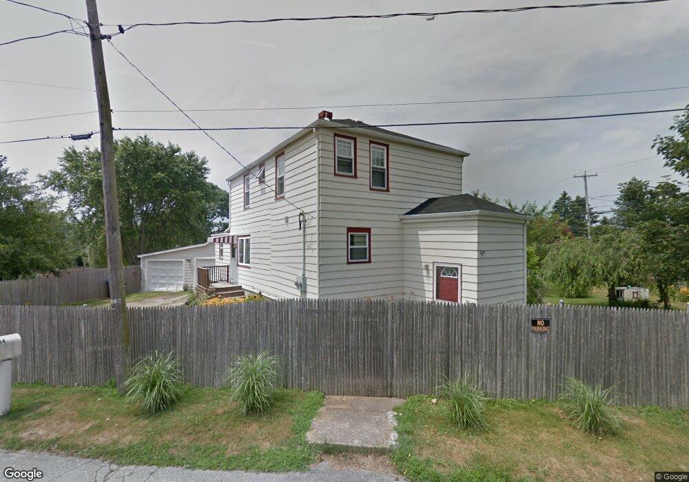 204 Center Ave, Middletown, RI 02842 - photo 1