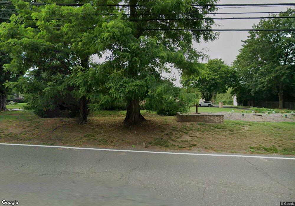 1013 Franklin Lakes Rd, Franklin Lakes, NJ 07417 - photo 1