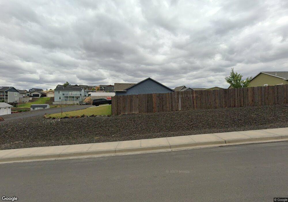 415 SW Tahoe Ave, Pendleton, OR 97801 - photo 1