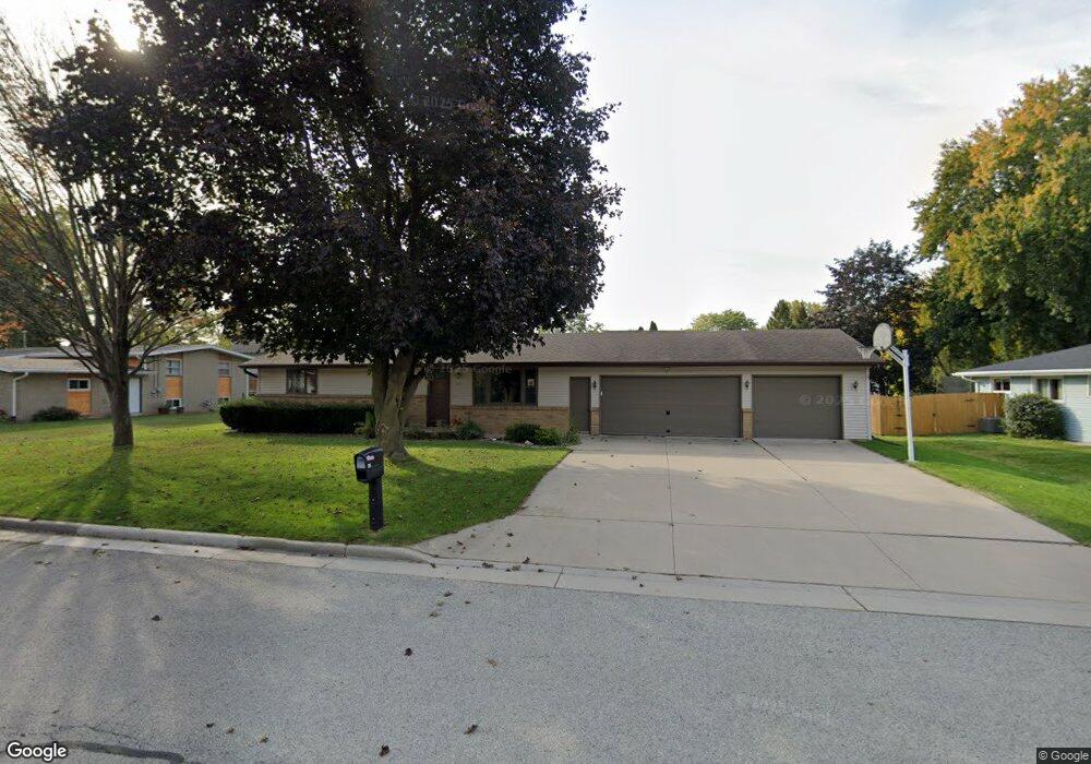 25 W Pleasantview Ct, Appleton, WI 54914 - photo 1