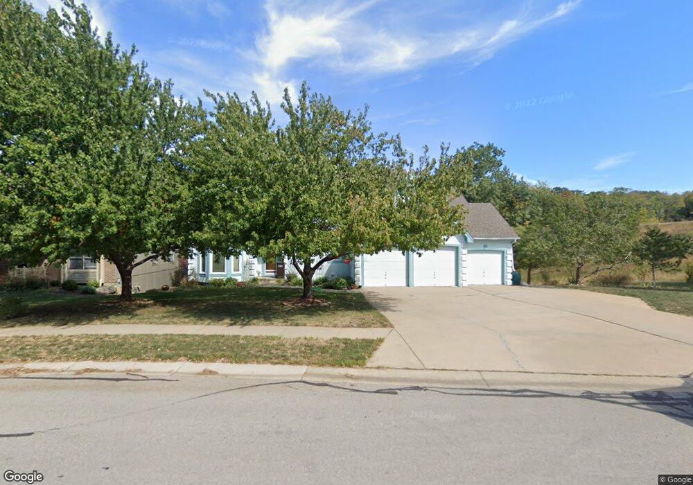 6013 Widmer Rd, Shawnee, KS 66216 - photo 1