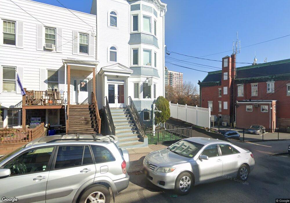 17 Hilliard Ave, Edgewater, NJ 07020 - photo 1