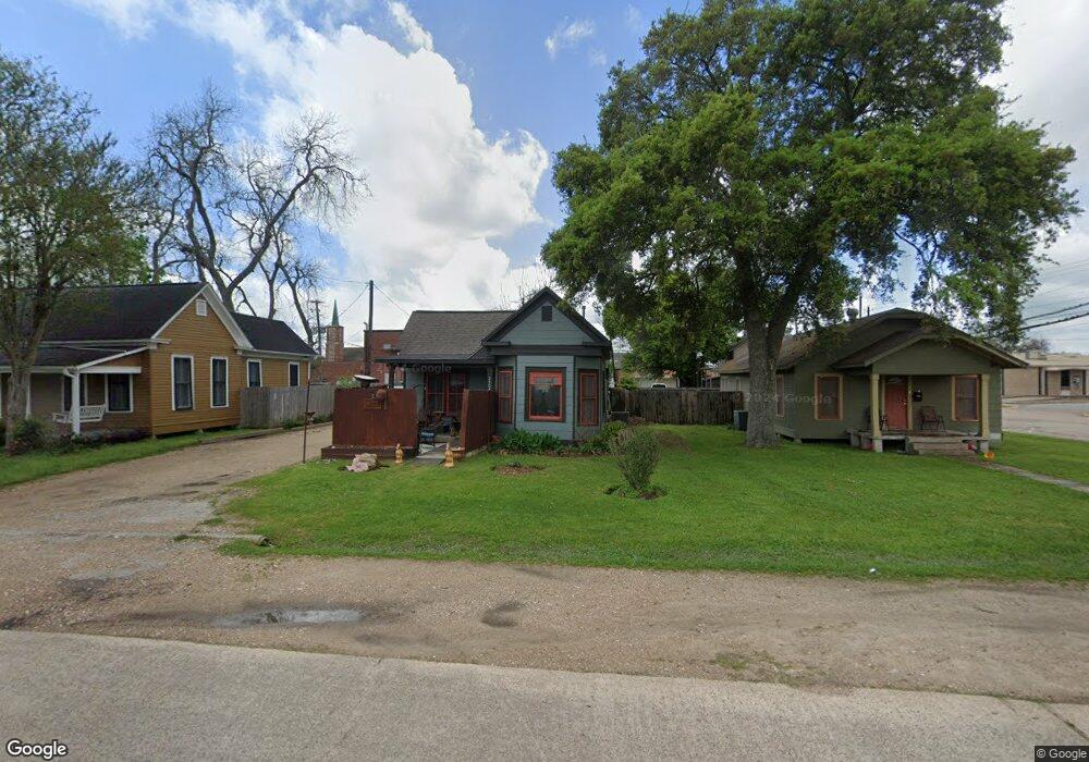 2304 Avenue I, Bay City, TX 77414 - photo 1