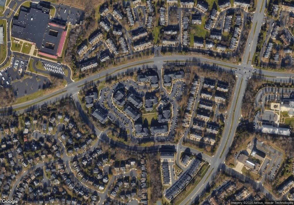 46582 Drysdale Terrace unit 303, Sterling, VA 20165 - photo 1