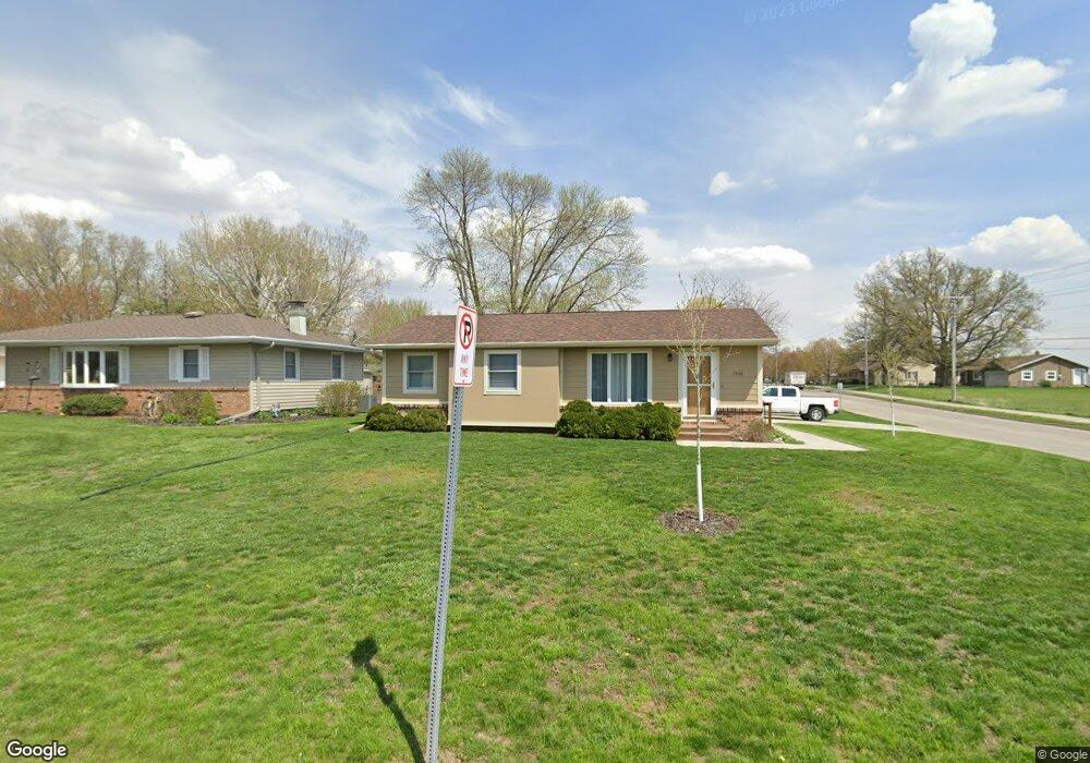 1214 E 12th St S, Newton, IA 50208 - photo 1
