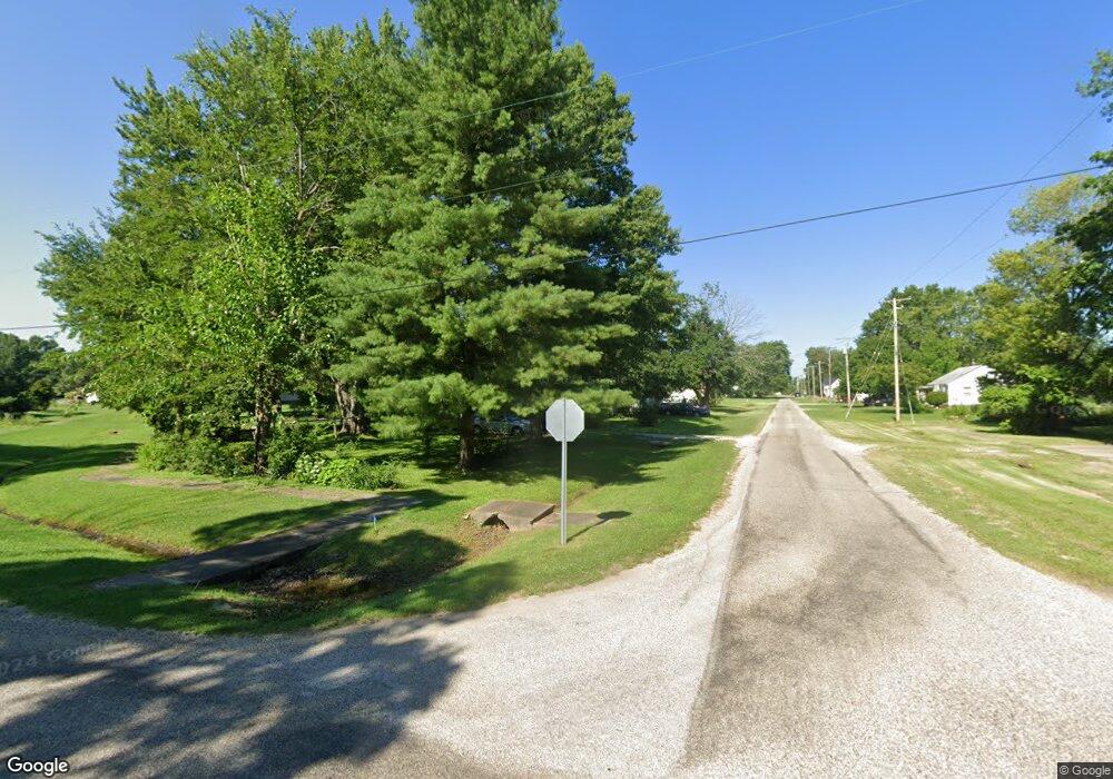 103 W Market St, Shumway, IL 62461 - photo 1