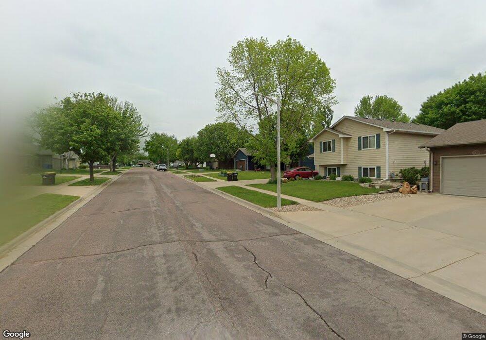 2708 S Groveland Ave, Sioux Falls, SD 57110 - photo 1