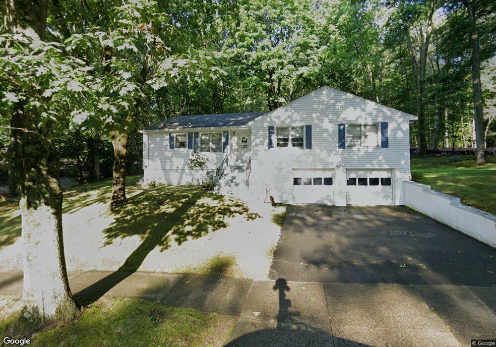 285 Stevenson Rd, New Haven, CT 06515 - photo 1