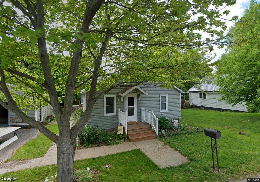 303 Oscar St, Lincoln, IL 62656 - photo 1