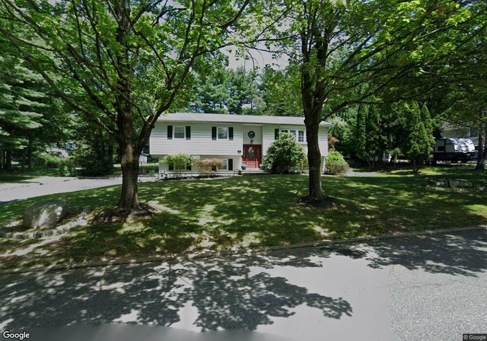 6 S Amundsen Ln, Airmont, NY 10901 - photo 1