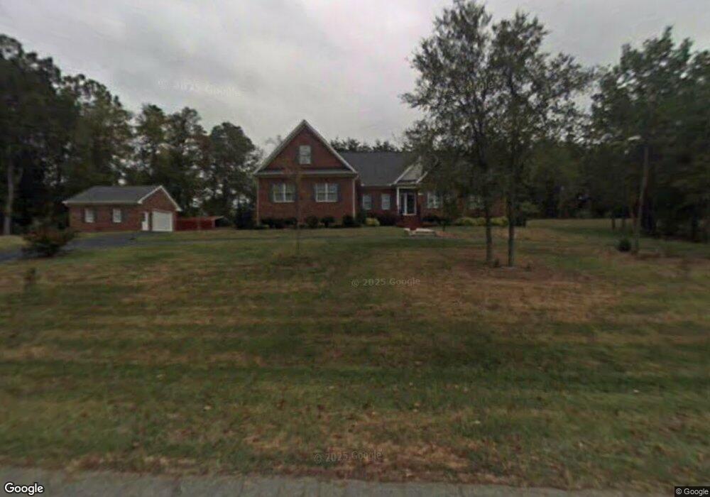 5203 Woodberry Forest Rd, Greensboro, NC 27406 - photo 1