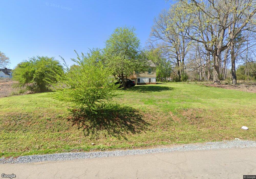 927 N Cottage Grove Ave, Siler City, NC 27344 - photo 1