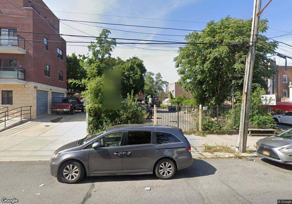 4120 150th St, Flushing, NY 11355 - photo 1