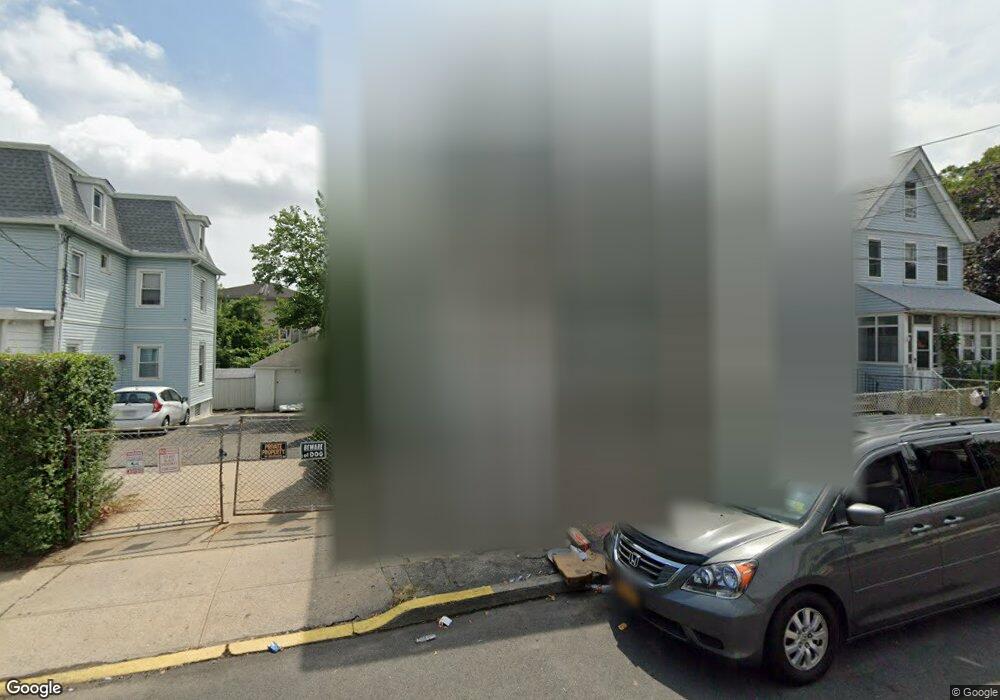 209 Jewett Ave, Staten Island, NY 10302 - photo 1