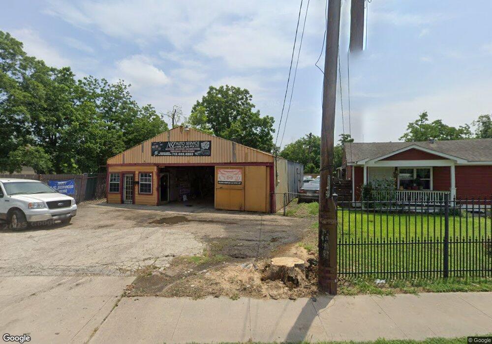 8920 Irvington Blvd, Houston, TX 77022 - photo 1