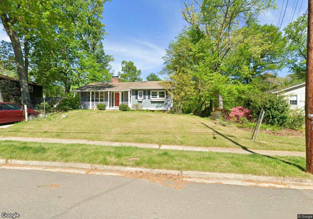 2228 William And Mary Dr, Alexandria, VA 22308 - photo 1