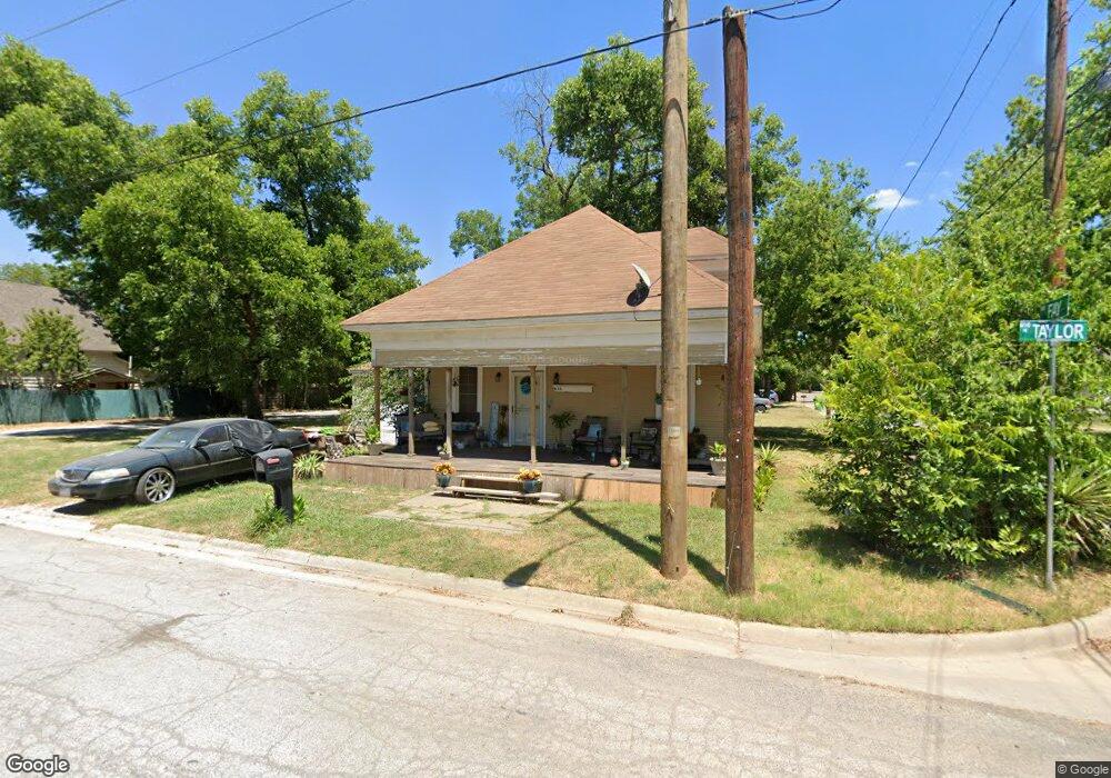 630 N Taylor St, Gainesville, TX 76240 - photo 1