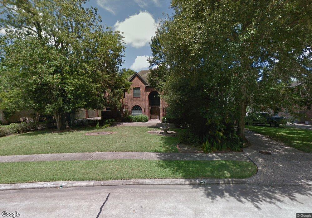 1004 Buckingham Ct, Friendswood, TX 77546 - photo 1