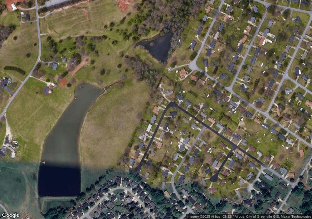 204 Whitestone Ave, Mauldin, SC 29662 - photo 1