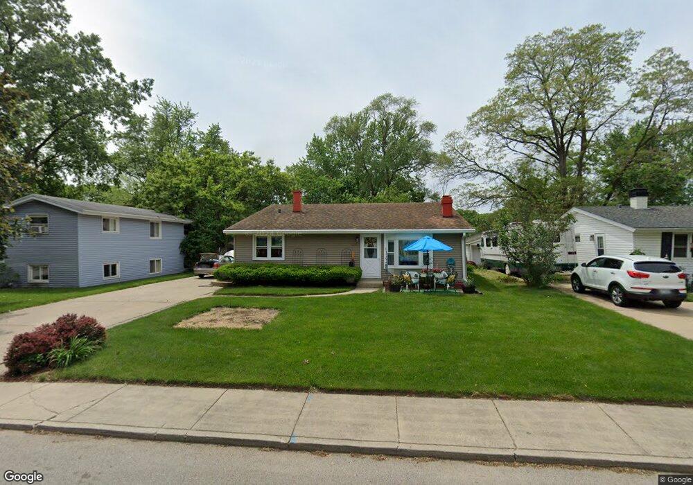 1208 Sacramento Dr, Carpentersville, IL 60110 - photo 1