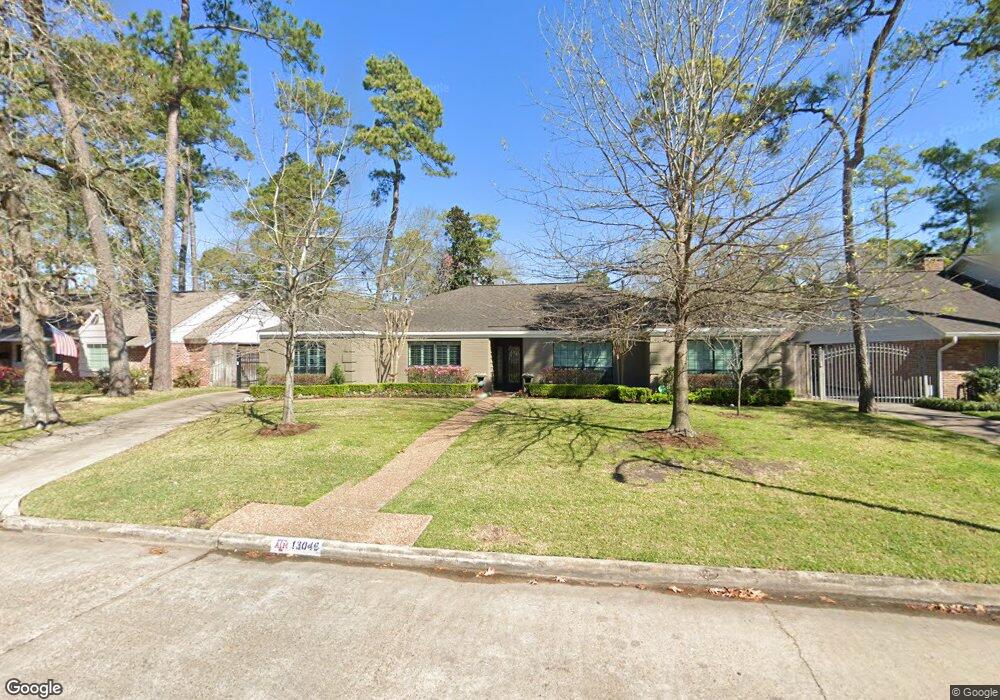 13046 Hermitage Ln, Houston, TX 77079 - photo 1