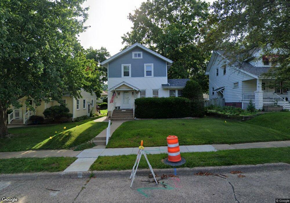 2117 N Myrtle St, Davenport, IA 52804 - photo 1