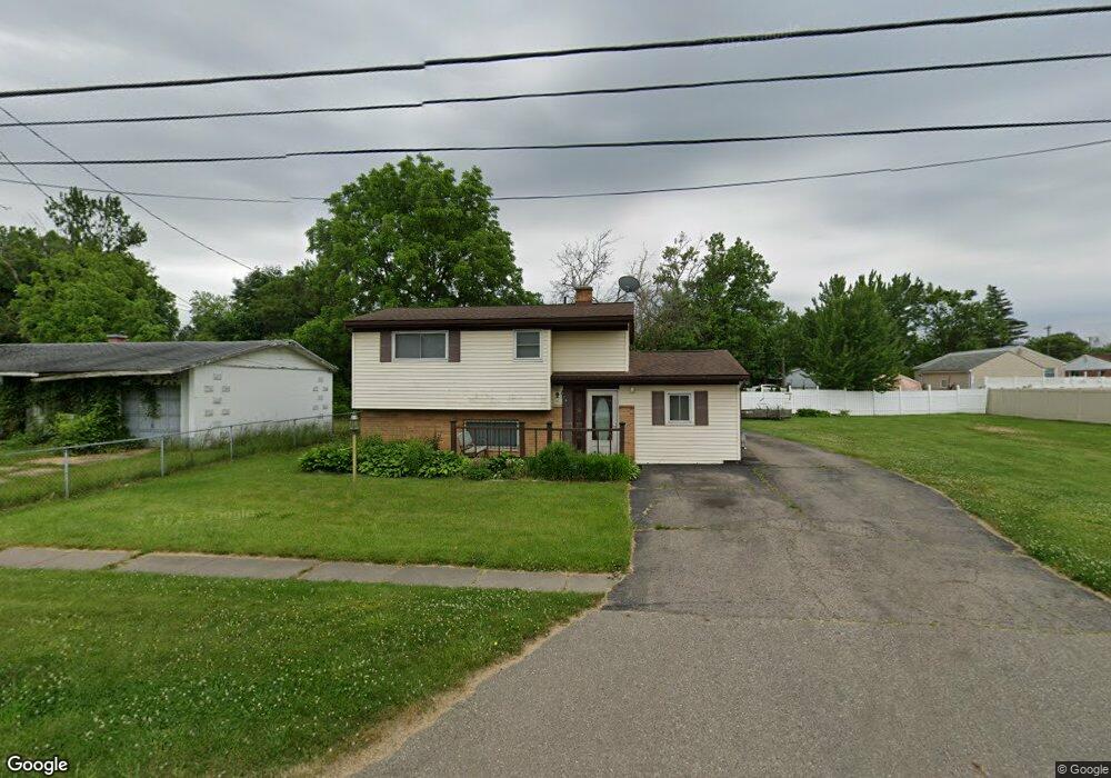 1291 W Coldwater Rd, Flint, MI 48505 - photo 1