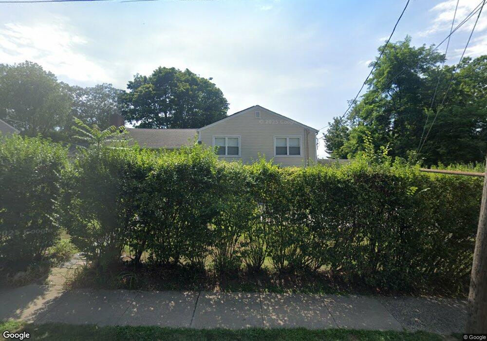 7 N Plandome Rd, Port Washington, NY 11050 - photo 1