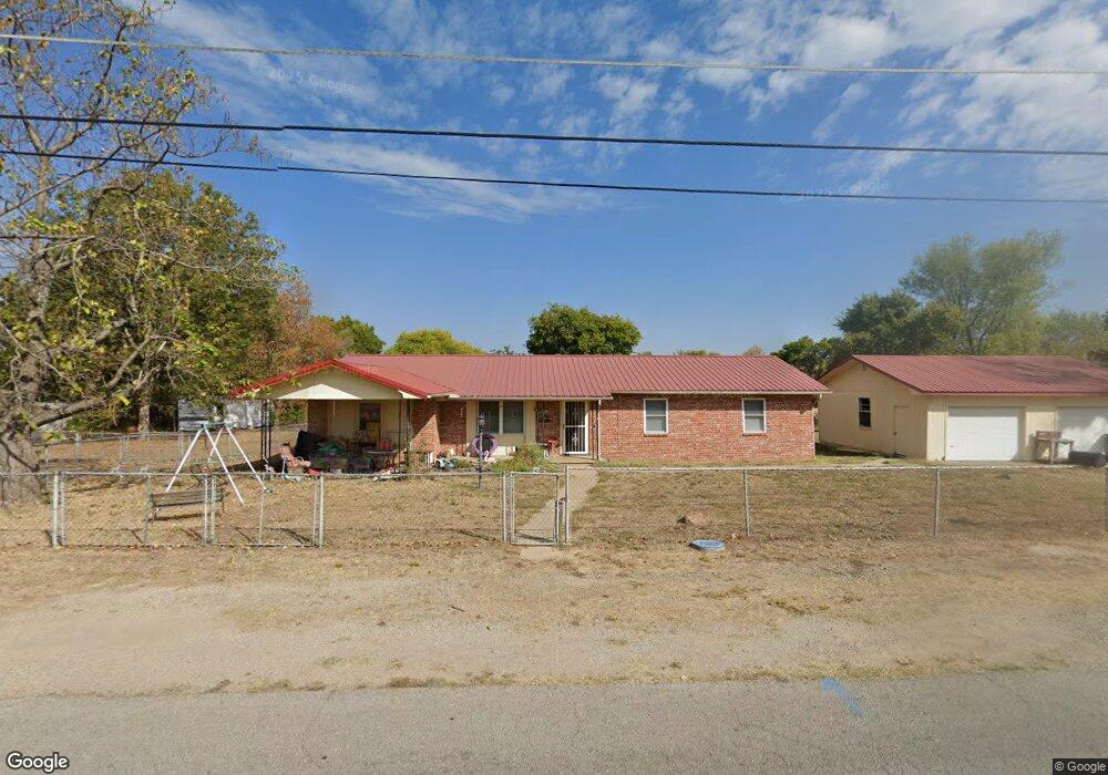 810 Warren Rd, Henryetta, OK 74437 - photo 1