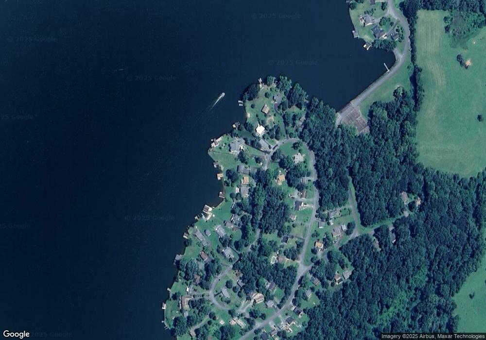 239 Lakeview Cir, Louisa, VA 23093 - photo 1