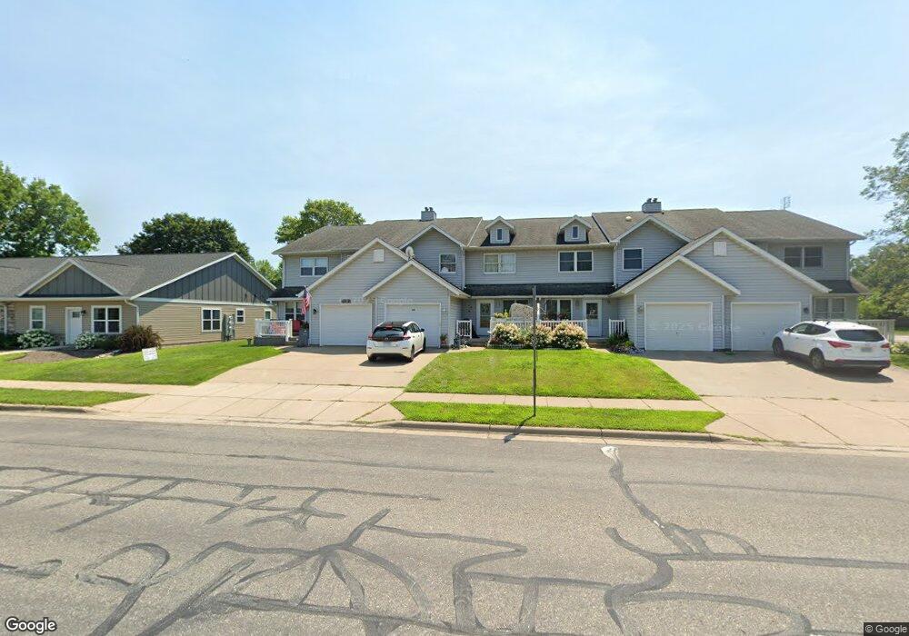 439 S 3rd St, La Crescent, MN 55947 - photo 1