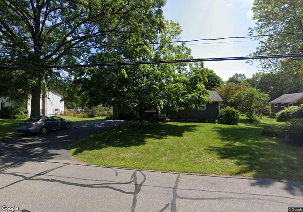 569 Country Club Rd, Greenfield, MA 01301 - photo 1