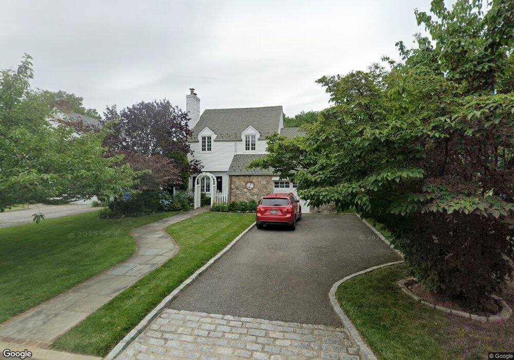15 Highmeadow Rd, Manhasset, NY 11030 - photo 1