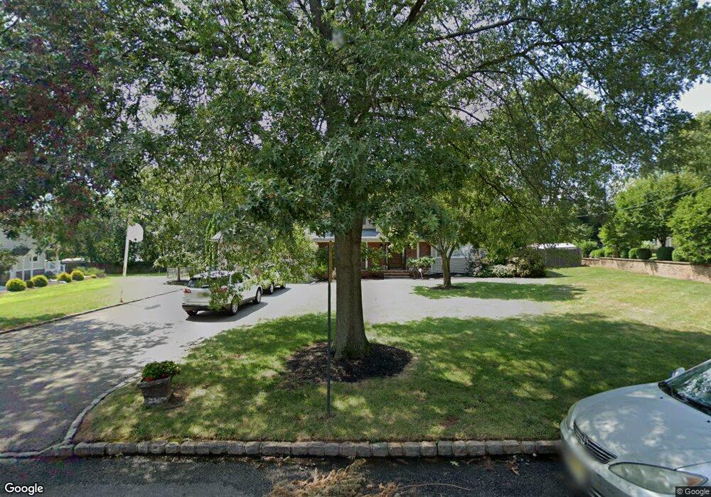 182 Briarheath Ln, Clark, NJ 07066 - photo 1