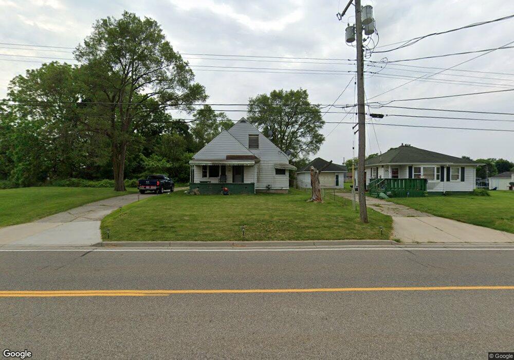 1080 E Coldwater Rd, Flint, MI 48505 - photo 1