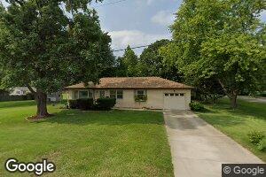 10 Berry Dr, Decatur, IL 62526