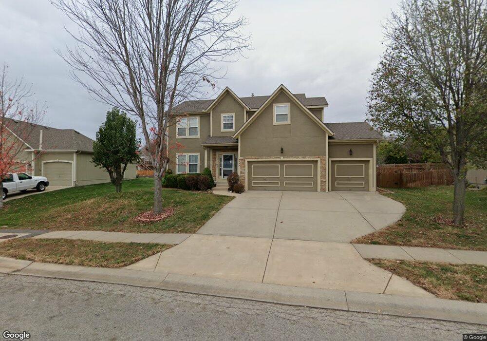 5832 Lakecrest Dr, Shawnee, KS 66218 - photo 1