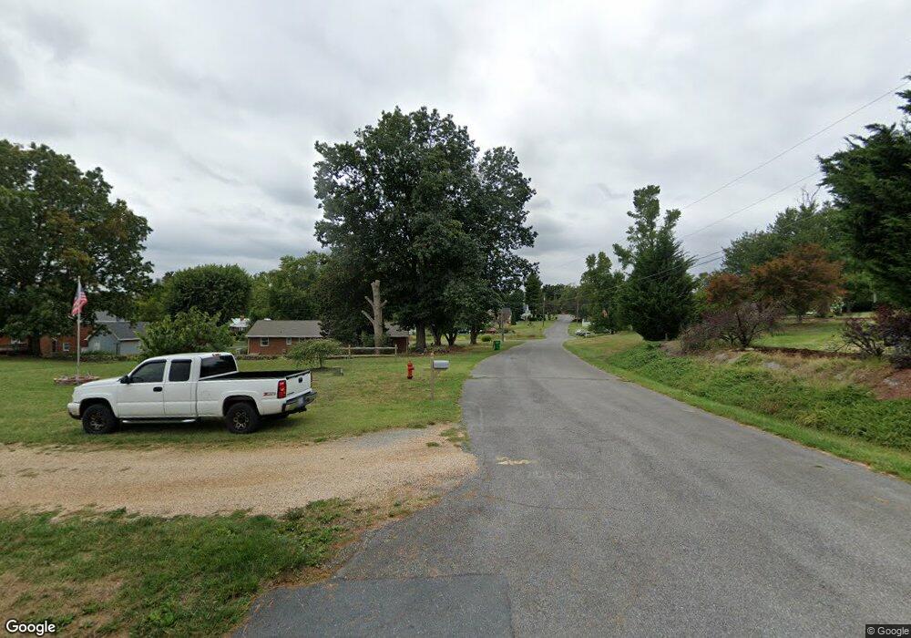 733 Alphin Ave, Waynesboro, VA 22980 - photo 1