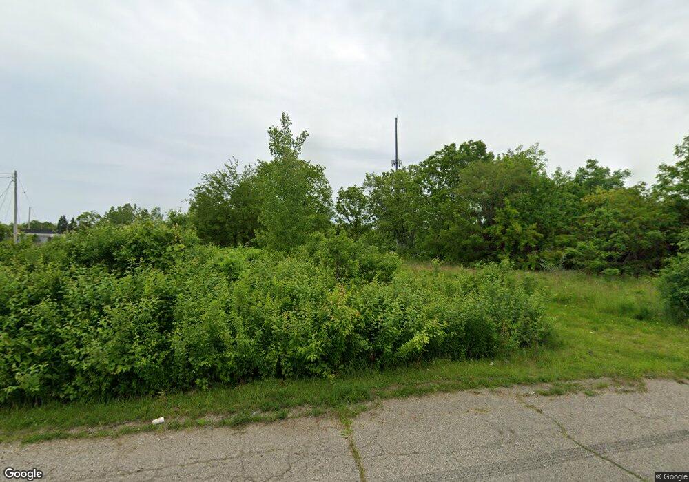 1027 Charles Ave, Flint, MI 48505 - photo 1